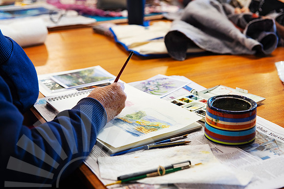 Connecting artists and creatives across the Mid North Coast, our free community groups foster collaboration, growth, and support at Sunset Framing & Gallery.
