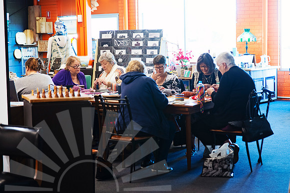Connecting artists and creatives across the Mid North Coast, our free community groups foster collaboration, growth, and support at Sunset Framing & Gallery.