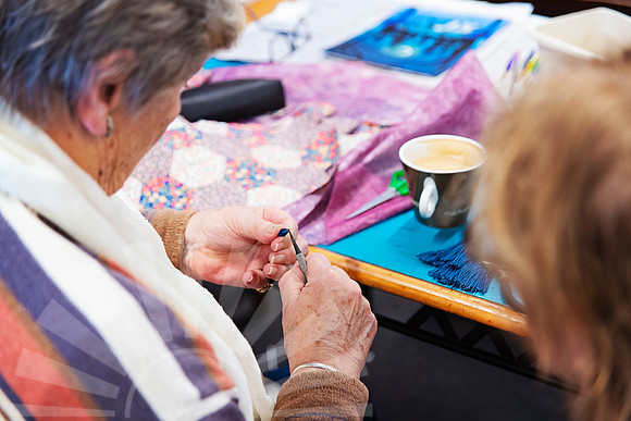 Connecting artists and creatives across the Mid North Coast, our free community groups foster collaboration, growth, and support at Sunset Framing & Gallery.